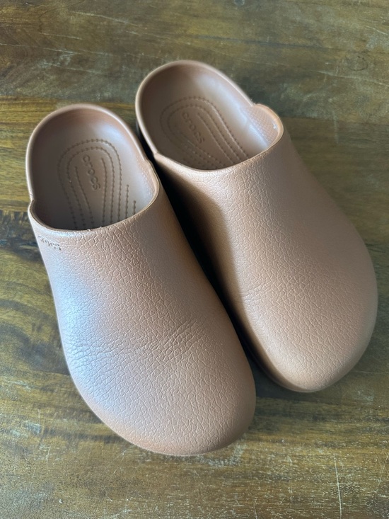 CROCS Shoes - CROCS Slip-On Clog Mule in Tan ladies size 8